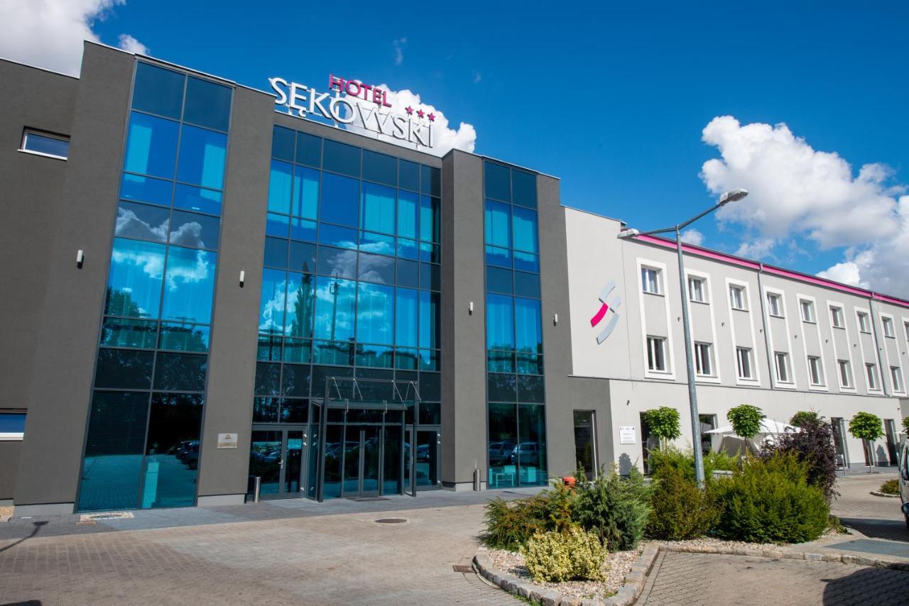 Hotel Sekowski Legnica Exterior foto